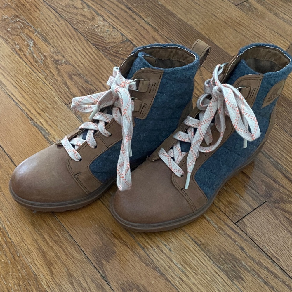 Sorel Stylish Brown and gray Women's Boots